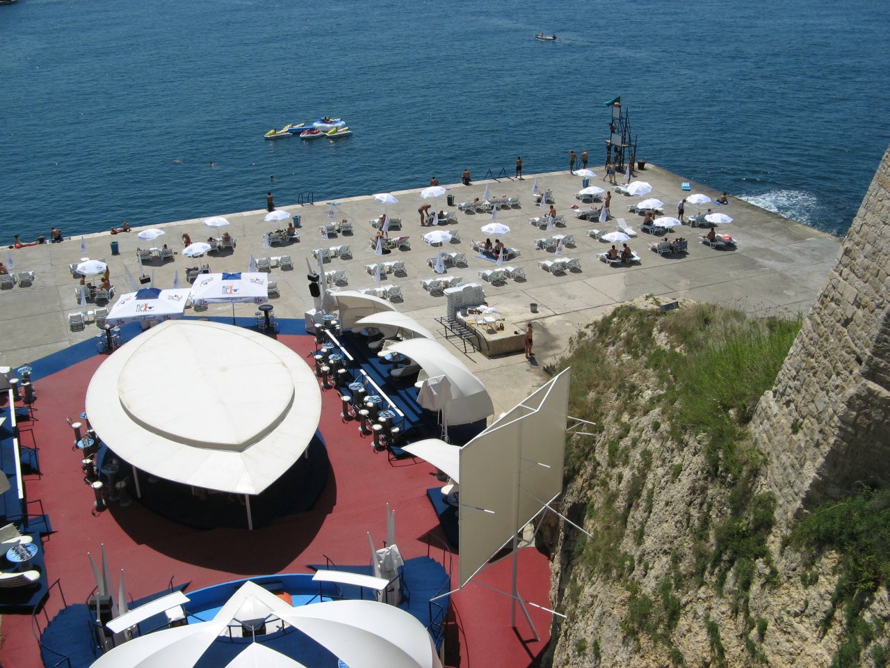 Пляж в Ульцинь, Черногория – фотографии Черногории