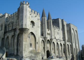 Старый  город в Авиньоне, Франция – фотографии Франции