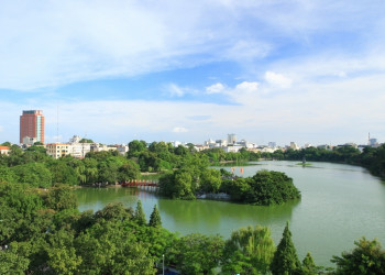 Озеро Хоанкьем (Hồ Hoàn Kiếm) – фотографии Вьетнама