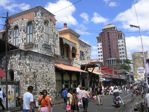 Контраст архитектурных сооружений города Порт-Луи. Маврикий – фотографии Маврикия