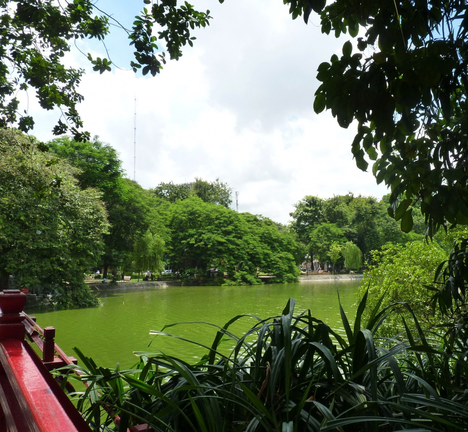 Озеро Хоанкьем – фотографии Вьетнама