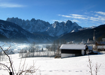Заснеженные домики в горах. Гозау. Австрия – фотографии Австрии