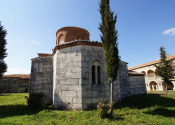 Стены монастыря Святой Марии. Аполлония. Албания – фотографии Албании