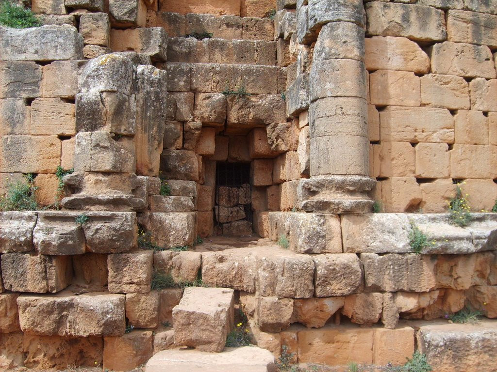 Гробница Юбы II вблизи. Типаса. Алжир – фотографии Алжира