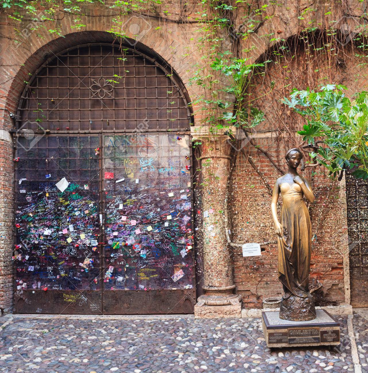 Дом Джульетты привлекает наибольшее количество туристов и находится в самом его центре – фотографии Италии