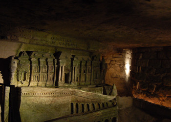 Скульптуры в парижских катакомбах – фотографии Франции