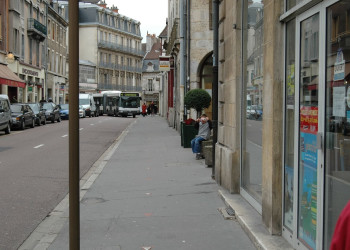 Улица в Дижоне, Франция. Фото 1 – фотографии Франции