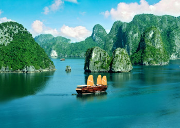 Корабль в Халонг-Бэй – фотографии Вьетнама