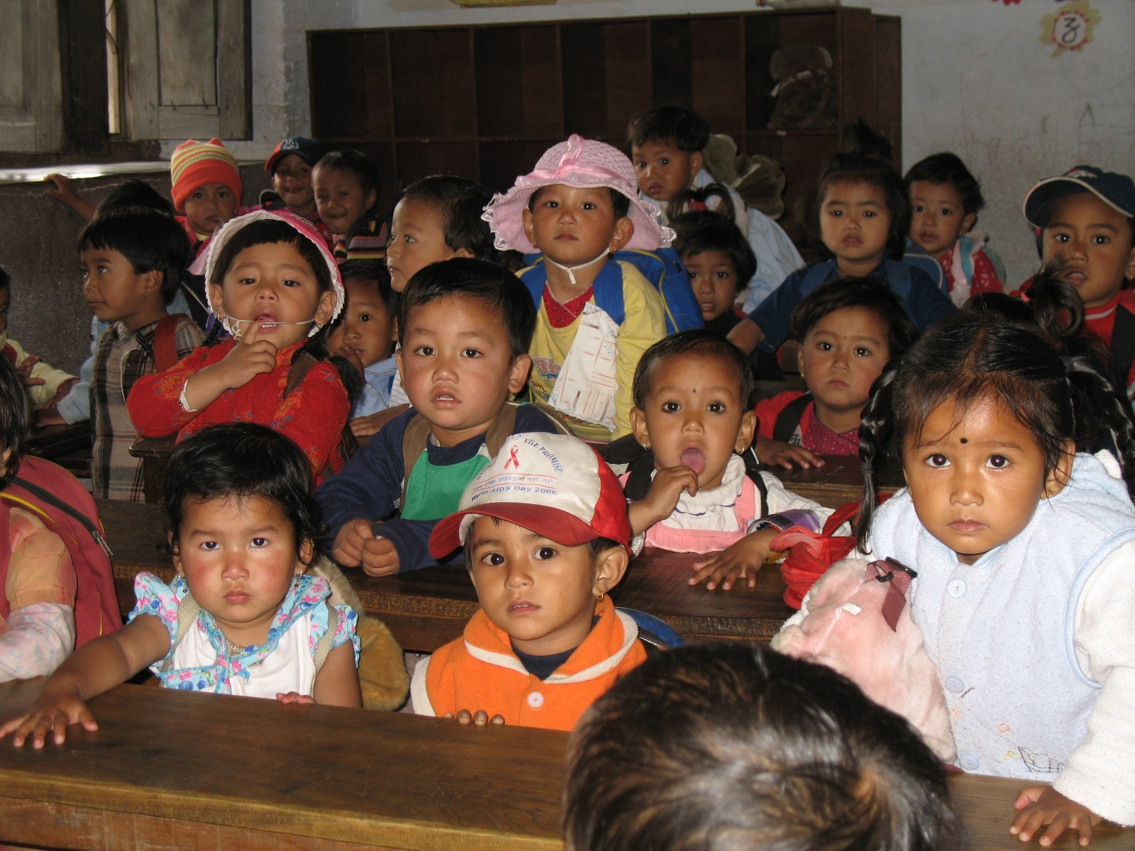 Местная школа – фотографии Непала
