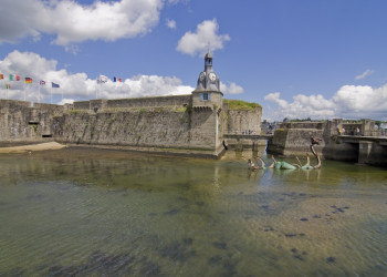 Закрытый город в Конкарно, Франция – фотографии Франции
