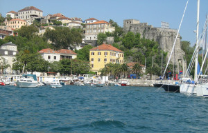 Яхты и катера в Херцег-Нови, Черногория – фотографии Черногории