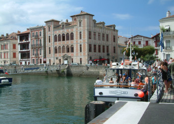 Набережная в Сен-Жан-де-Люз, Франция. Фото 10 – фотографии Франции