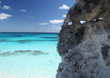 Скала на острове Эльютера, Багамские острова. Фото 3 – фотографии Багамских островов