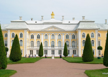 Музей в Петергофе, Россия – фотографии России