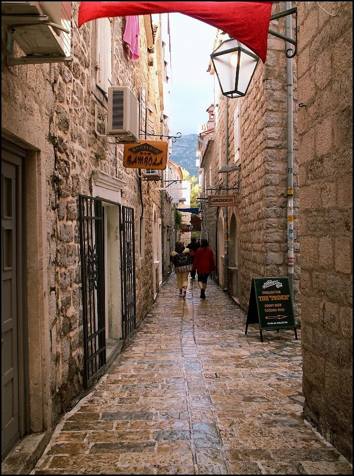 Улица в Будва, Черногория. Фото 37 – фотографии Черногории