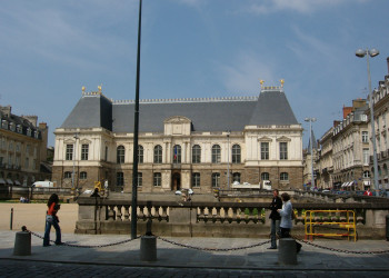 Достопримечательность в Ренне, Франция. Фото 1 – фотографии Франции