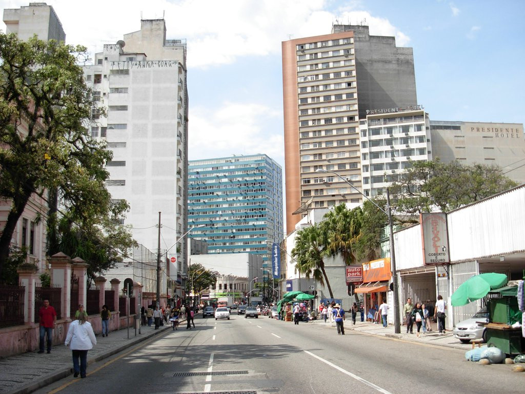 Улица в Куритиба, Бразилия. Фото 10 – фотографии Бразилии