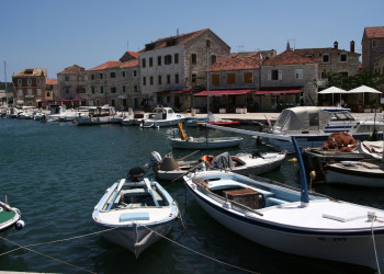 Яхты и катера в Стари Град, Хорватия. Фото 2 – фотографии Хорватии