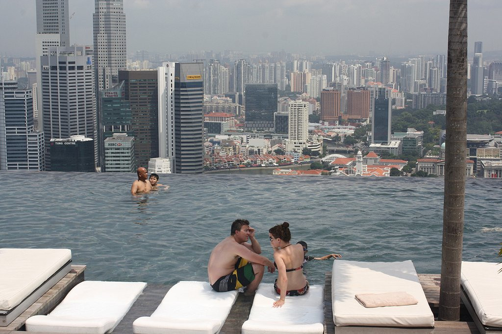 Бассейн в отеле Марина-Бэй-Сэндс – фотографии Сингапура