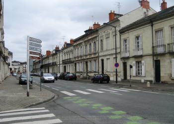 Улица в Сомюре, Франция – фотографии Франции