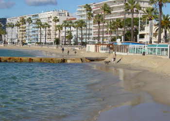 Пляж в Жуан-ле-Пен, Франция. Фото 10 – фотографии Франции