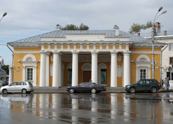 Здание бывшей гауптвахты в Костроме. Фото 1 – фотографии России