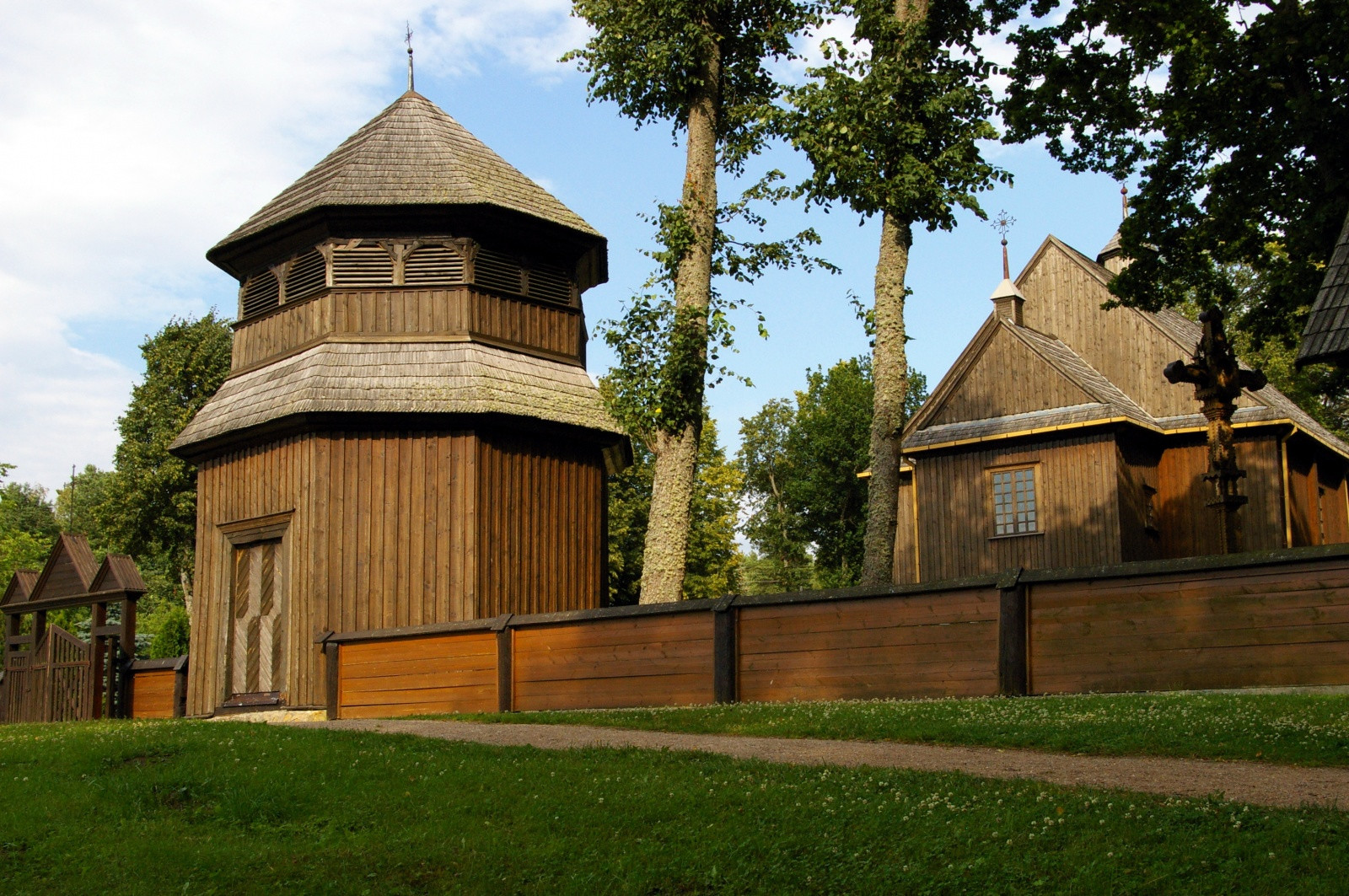 Костёл Святого Иосифа - старейшая в Литве деревянная церковь – фотографии Литвы