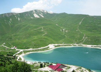 Озеро Казеной-Ам на Кавказе – фотографии России