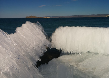 Лёд в мае на мысе Уюга, Байкал – фотографии России