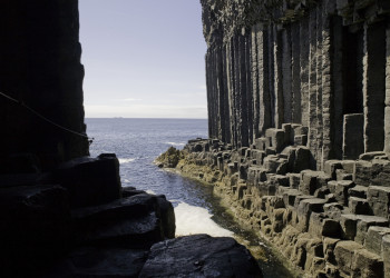 Фингалова пещера на острове Стаффа – фотографии Великобритании