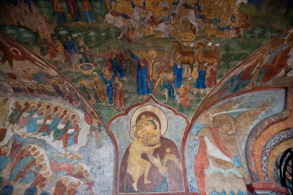 В Ипатьевском монастыре, Кострома – фотографии России