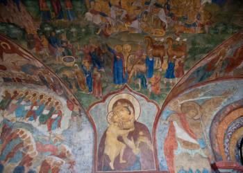 В Ипатьевском монастыре, Кострома – фотографии России