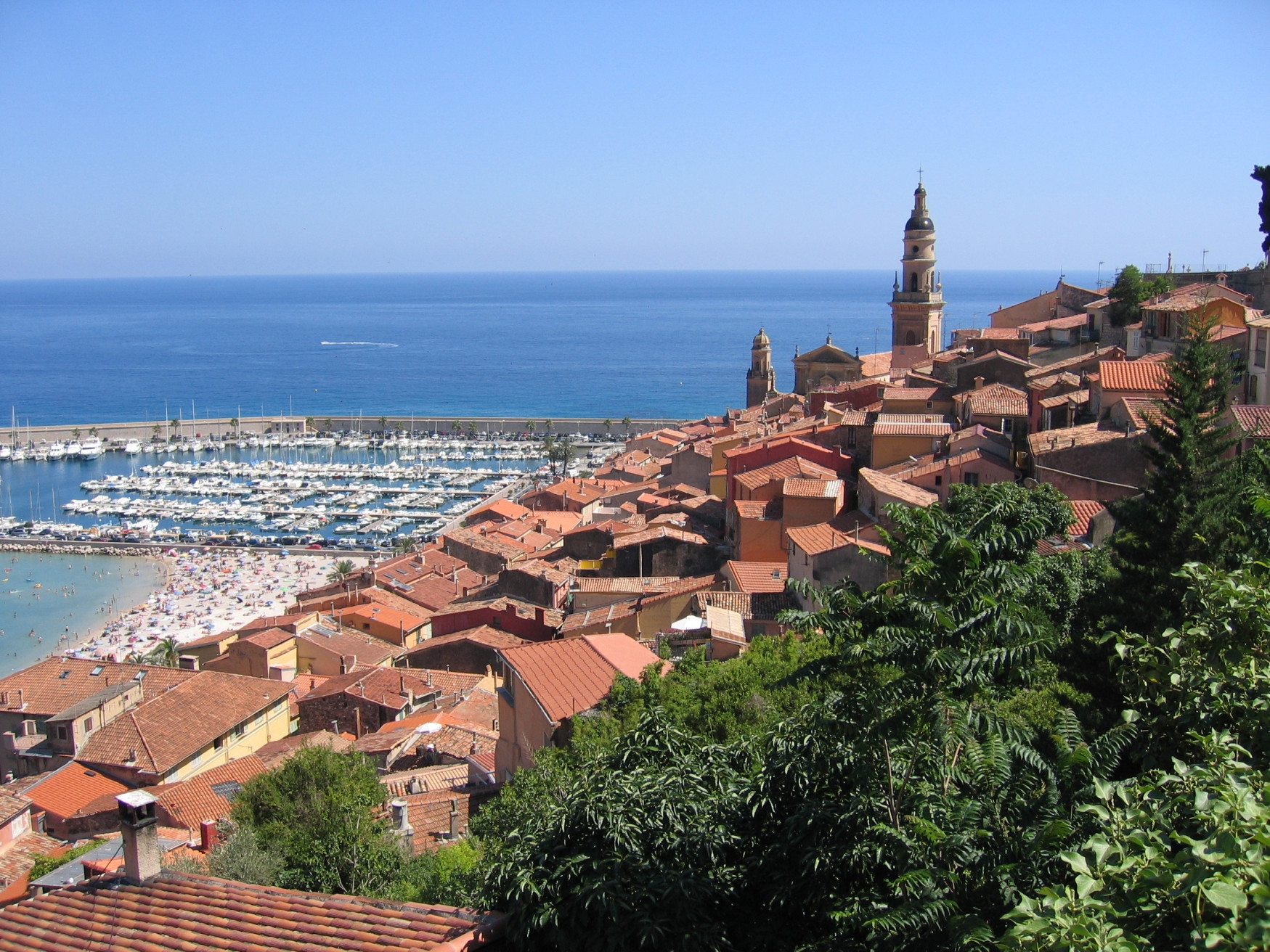 Крыши домов в Ментоне, Франция. Фото 6 – фотографии Франции