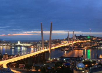 Рисунок Русского моста Владивостока изображён на обороте купюр номиналом в 2000 рублей – фотографии России