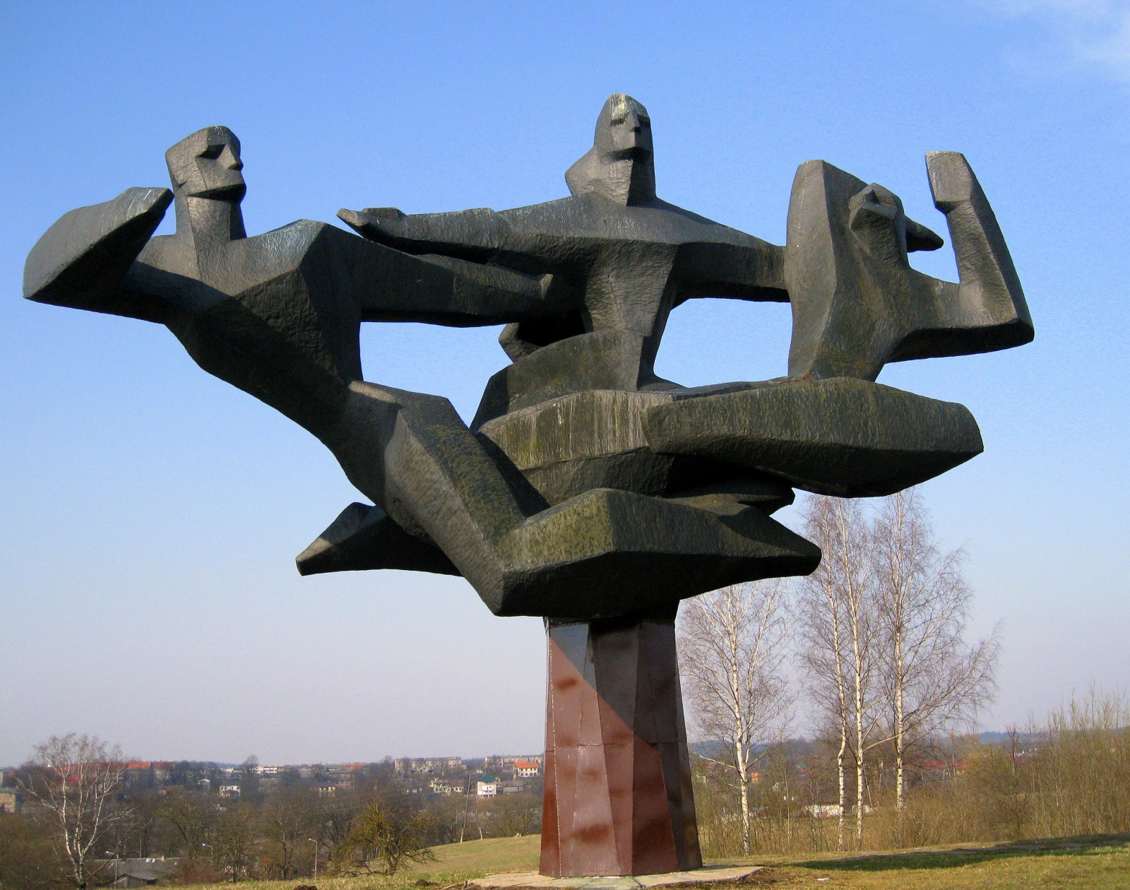 Скульптура в Тукумсе – фотографии Латвии