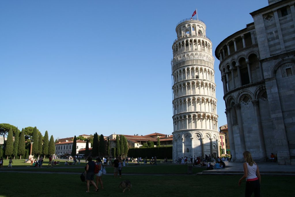 Знаменитая башня – фотографии Италии