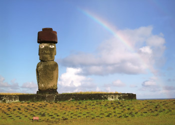 Каменная статуя Моаи, остров Пасхи, Чили – фотографии Чили
