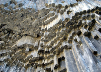 Ущелье Гарни в армянском каньоне – фотографии Армении