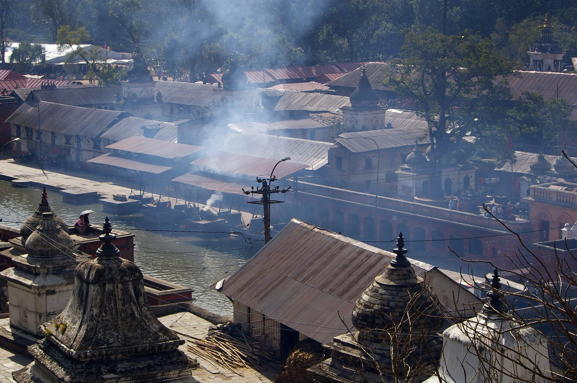 Дым от кремации в Пашупатинатхе – фотографии Непала