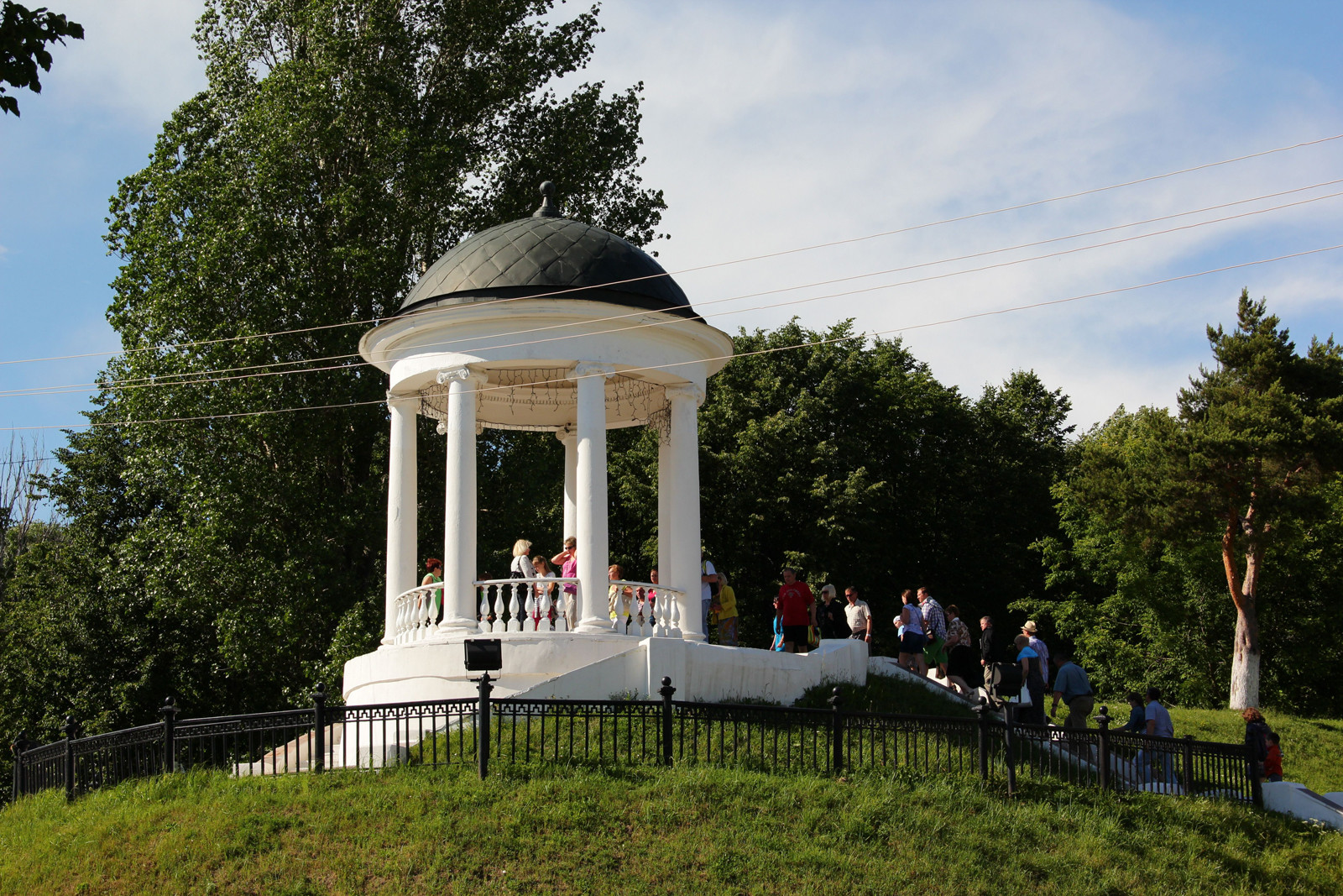 Беседка Островского в Костроме. Фото 1 – фотографии России