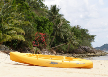 Лодка на пляже в Талинг-Нгам-Бич, Тайланд. Фото 1 – фотографии Таиланда