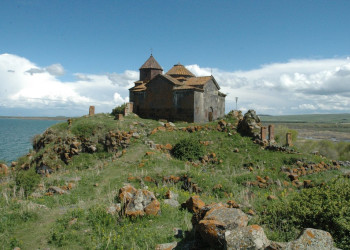 Монастырь Айраванк – фотографии Армении