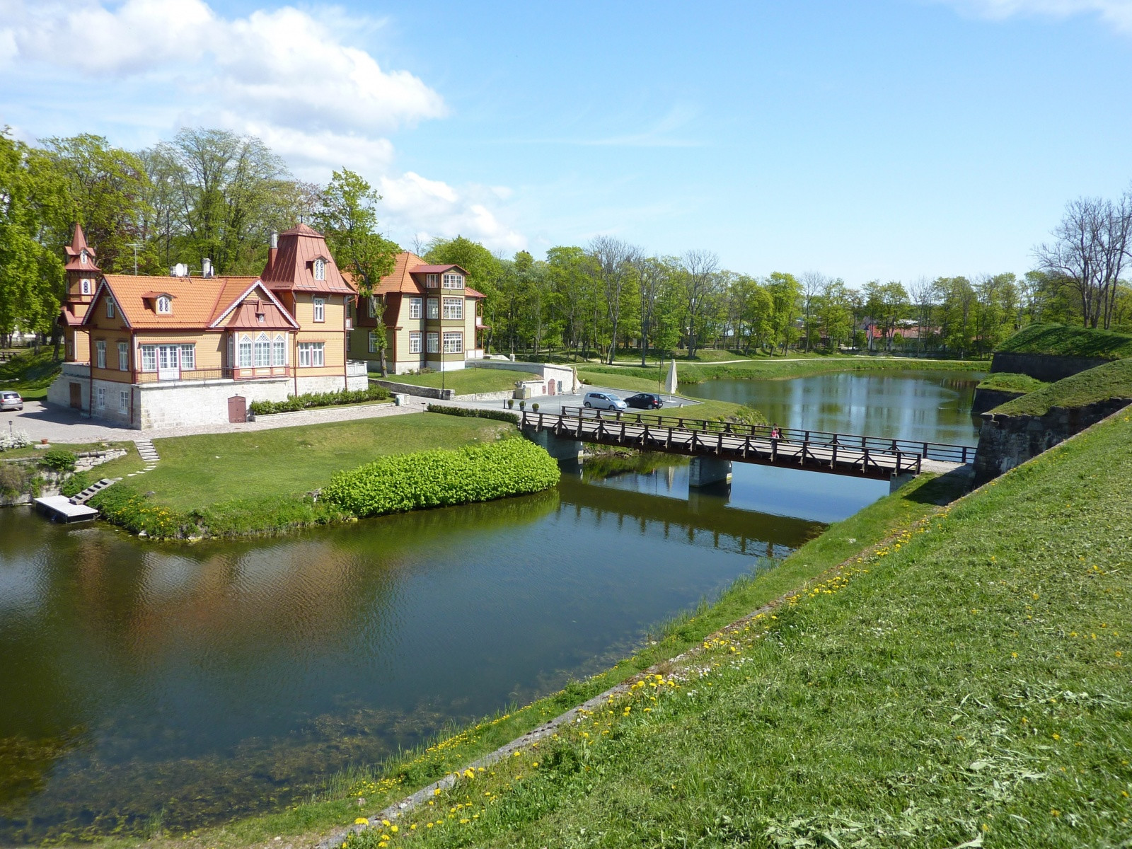 Епископский замок в эстонском городе Курессааре – фотографии Эстонии