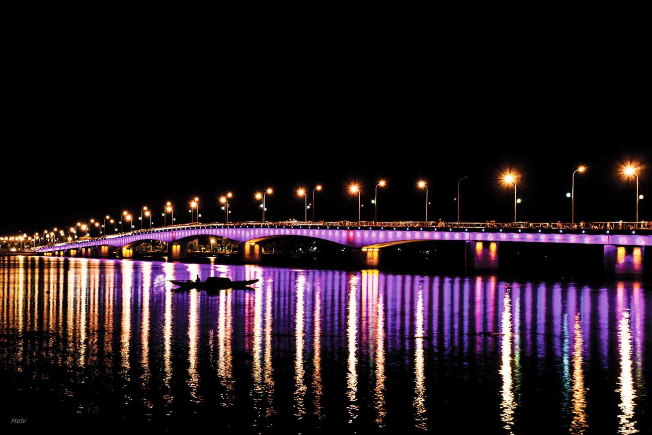 «Ночная подсветка моста дружбы Таиланда и Лаоса – фотографии Лаоса