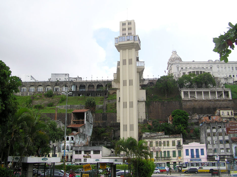 Лифт Ласерда (Elevador Lacerda) – фотографии Бразилии