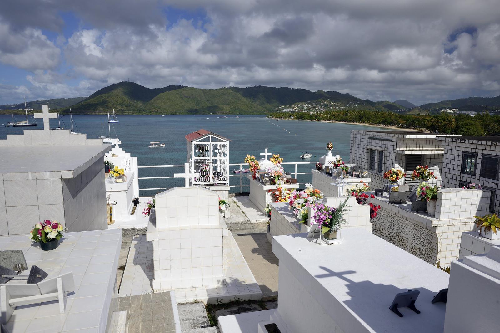 Кладбище в Сент-Ан – фотографии Мартиники