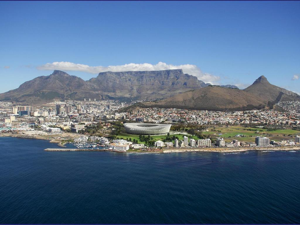 Плоская вершина Столовой горы (Table Mountain), Кейптаун, ЮАР – фотографии ЮАР