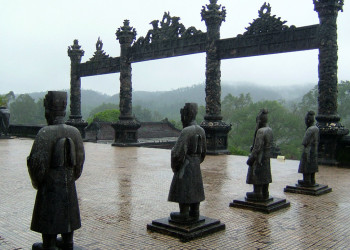 Гробница Кхай-Динь (Lăng Khai Dinh) в Хюэ – фотографии Вьетнама