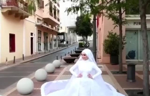 Фотосессия свадьбы во время взрыва в Бейруте в порту – видео Ливана