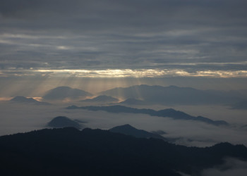 Лучи солнца Пу чи фа. Лаос – фотографии Лаоса